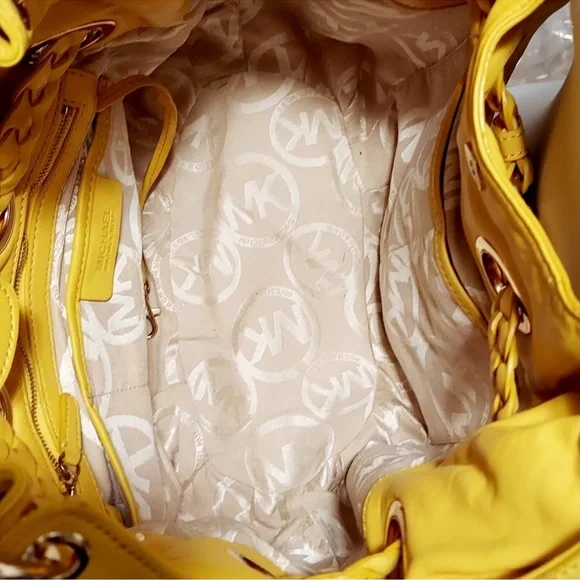 Michael Kors Astor Large Grommet Tassel Leather Hobo Shoulder Bag Yellow NWOT - Picture 5 of 12